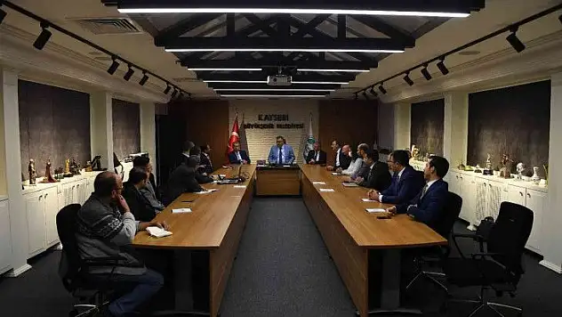 Büyükşehir'de 'Raylı Sistem Ağı' Toplantısı