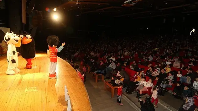 Büyükşehir'de çocuklar için 2 oyun