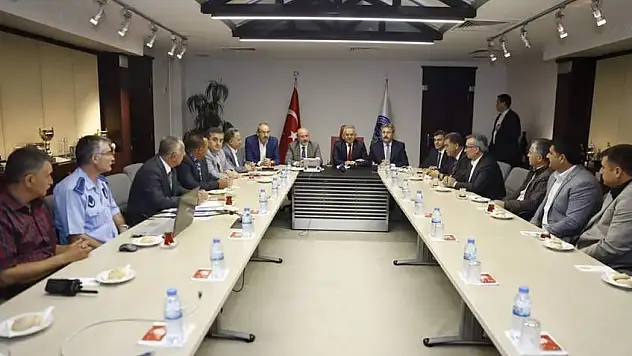 Büyükşehir'de seyyar ve dilenci toplantısı... İmza attılar! 
