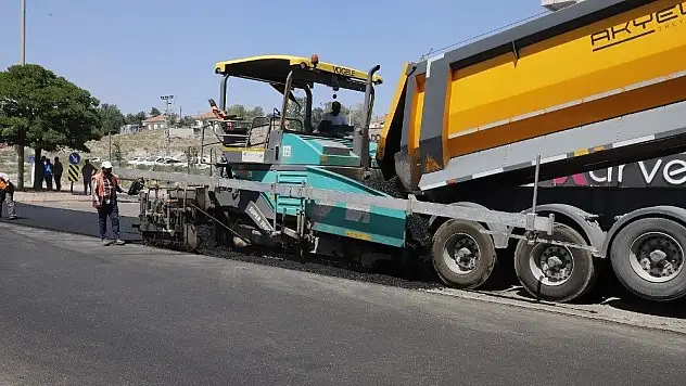Büyükşehir'de yollar yenileniyor
