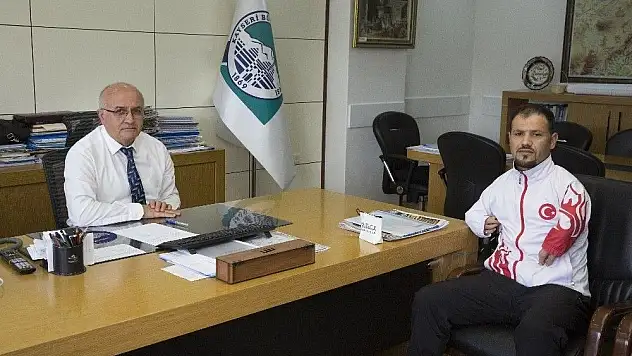 Büyükşehir'den başarıya ödül
