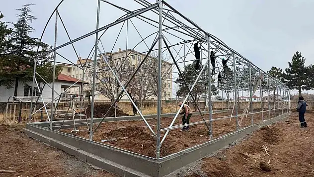 Kayseri'de geleceğin çiftçileri ata tohumuna hayat veriyor!