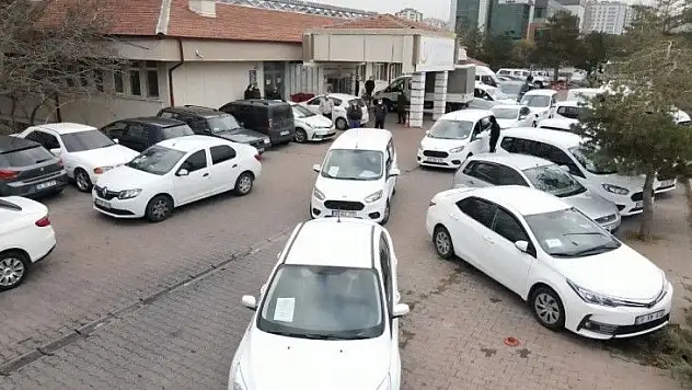 Büyükşehir'in 84 personeli 63 araçla Corona savaşında