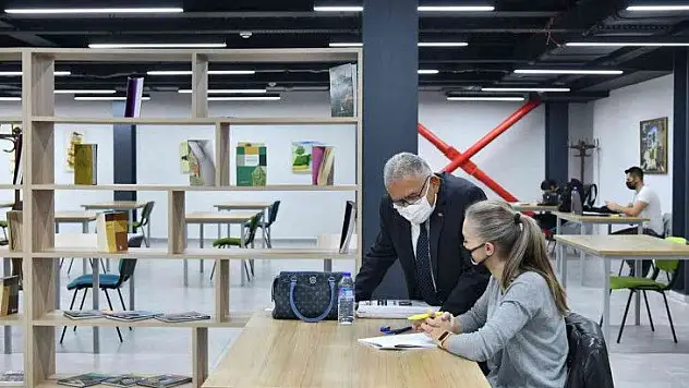 2 kütüphaneye saat düzenlemesi...