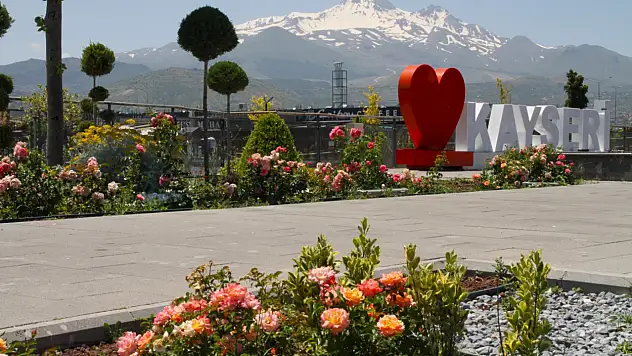 Büyükşehir, Kayseri'yi renklere boyuyor!