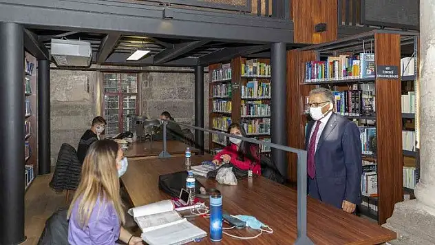 Kütüphaneler yarıyıl tatilinde doldu taştı!