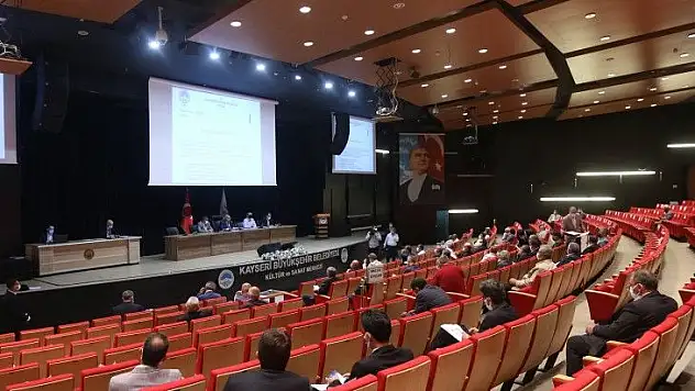 Büyükşehir Meclisi'nde tartışmalı maddeler oy çokluğu ile geçti!