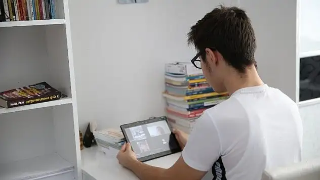Büyükşehirin tabletleri öğrencilere ulaşıyor