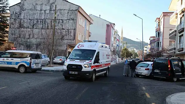 Buzlu camla trafiğe çıktı, kaza kaçınılmaz oldu
