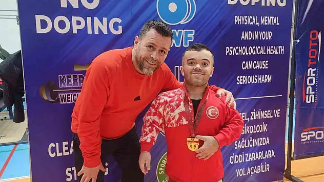 Kayserili Çağdaş Kaya Türkiye Şampiyonu