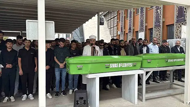Otomobile patlayan çakmak gazı ikiz kardeşleri ayırdı