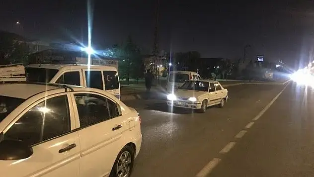 Çaldıkları araçla gezerken yakalandılar