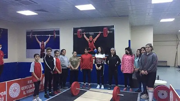 Çanakkale Zaferi Anma Kupası Halter İl Birinciliği Tamamlandı
