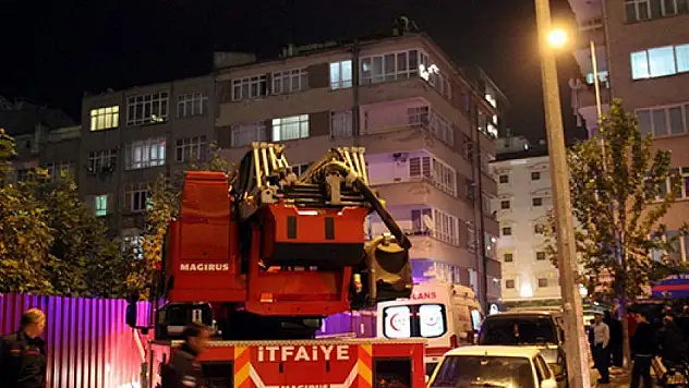 Çatıya çıkıp intihar etmek istedi