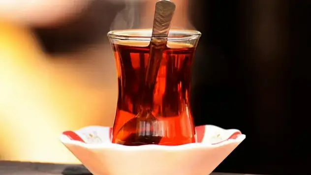 Çay içen herkesi ilgilendiriyor: 3 markada yasaklı boya çıktı