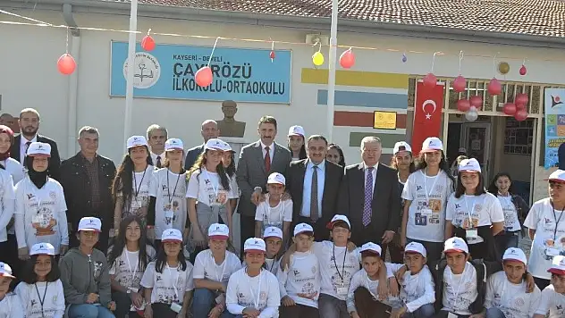Çayırözü Ortaokulunda TÜBİTAK Bilim Fuarı etkinliği
