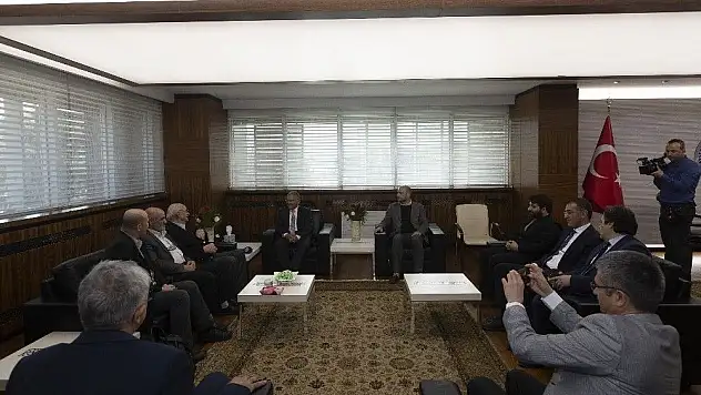 Çekül Vakfı Başkanı Metin Sözen, 'Dünya Durdukça Sinan' konulu bir konferans verdi