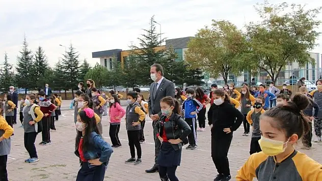 Celalettin Ekinci: 'Okullarımızda virüsün olmadığı güzel günlere döneceğiz'
