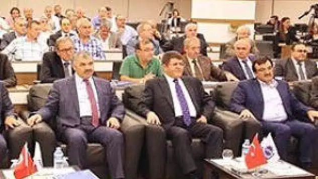 ÇELİK:&quotSEÇMEN MEMNUN DEĞİLSE BİZİ İNDİRİR...&quot