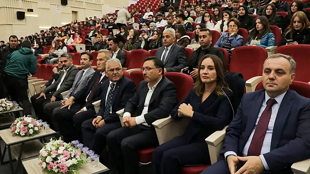 Nazlı Çelik'ten açılış dersi