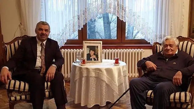 Çelik'ten iş adamı Molu'ya, yangın sonrası geçmiş olsun ziyareti