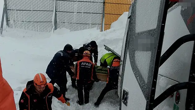 Cenaze taşıyan minibüs devrildi: 22 kişi...