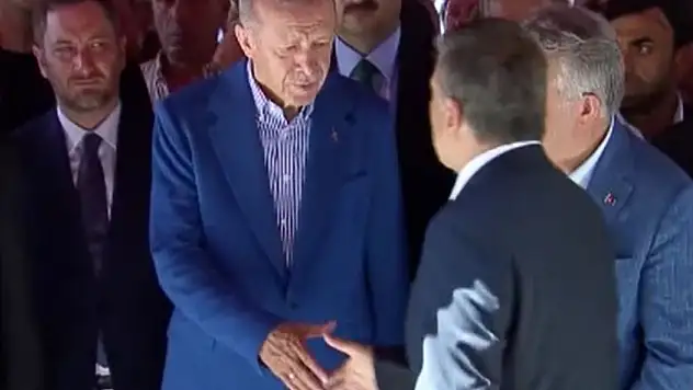 Cenazede buluştular