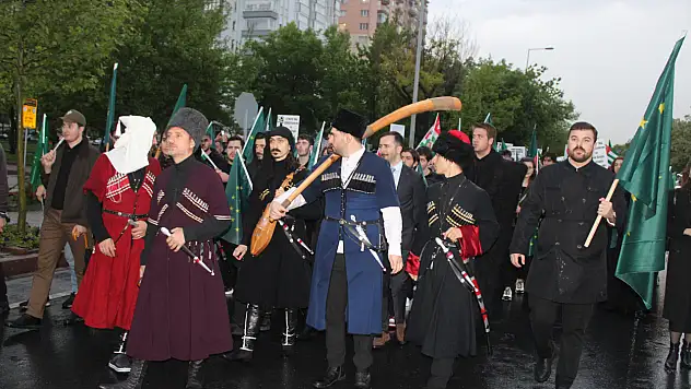 Çerkes Sürgünü için tek yürek oldular