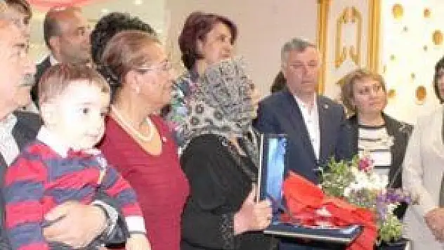 CHP ANNELERİ UNUTMADI