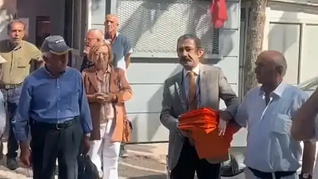 CHP'de başkan adayı 'Bunun adı sirk' diyerek yarıştan çekildi!