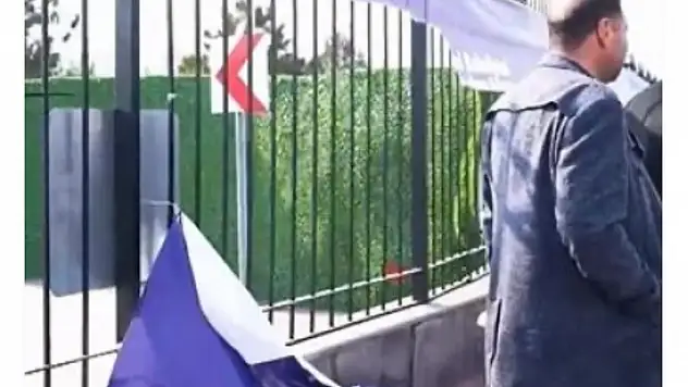 CHP'den İYİ Parti'ye afiş desteği