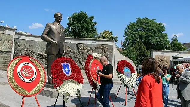 CHP İl Başkanı Özer: '30 Ağustos, Türk Milletine zincir vurulamayacağının dünyanın zihnine kazıldığı gündür'
