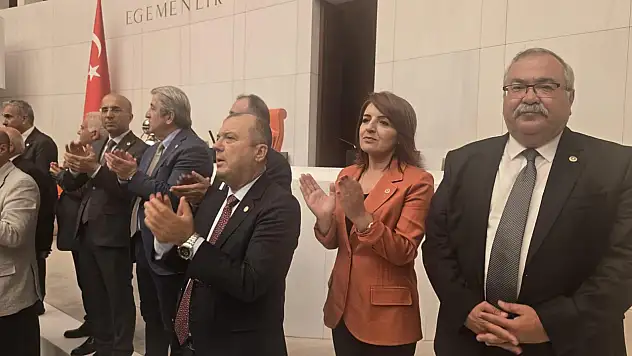 CHP Kayseri Milletvekili Aşkın Genç de 'İşgal'e katıldı