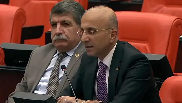 CHP'li Genç, suikasta kurban giden başkanı meclis kürsüsünden andı