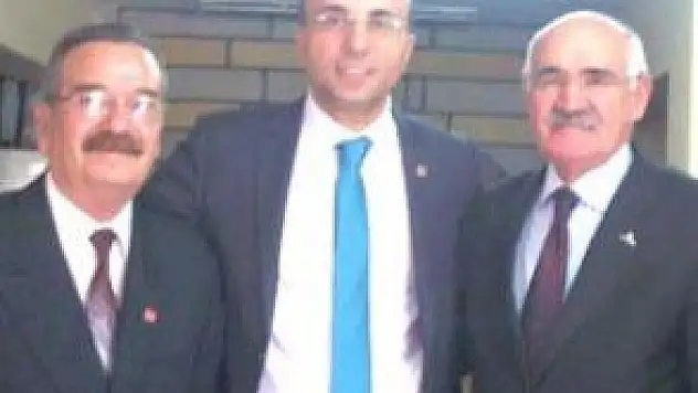 CHP'Lİ GENÇ:  'ÜLKE FELAKETE SÜRÜKLENİYOR'