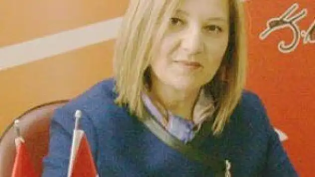 CHP'Lİ KADINLAR, KADIN BAKAN RAMAZANOĞLU'NU İSTİFAYA DAVET ETTİ