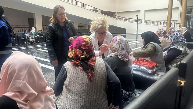 CHP'li kadınlardan anlamlı ziyaret