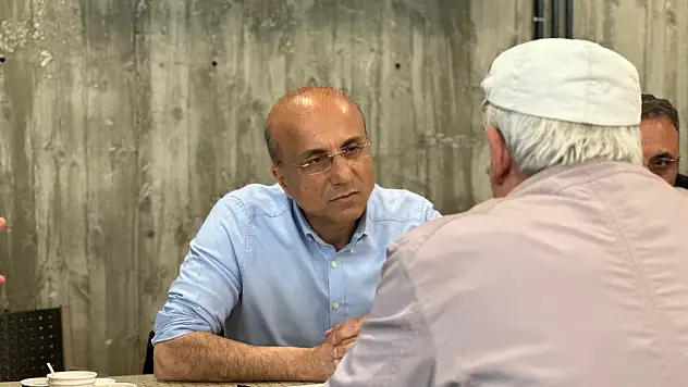 CHP'li Vekilden şatafat tepkisi!