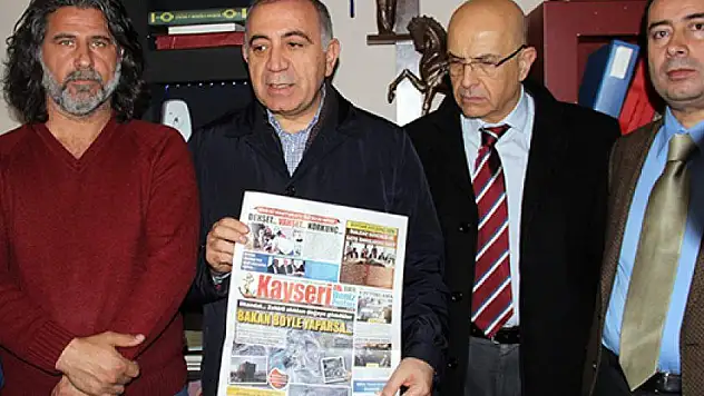 CHP'li vekillerden gazetenin toplanmasına tepki