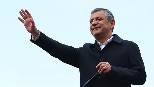 CHP Lideri Özgür Özel'den Kayseri'de dikkat çeken ziyaret! Yanında o iki isim de vardı