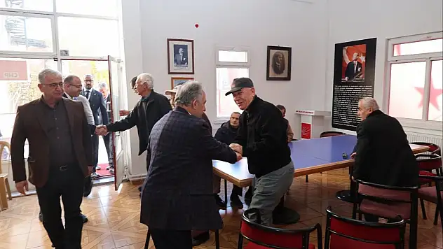 CHP'liler bir anda AK Partili Başkanı karşılarında görünce şaşırdı!