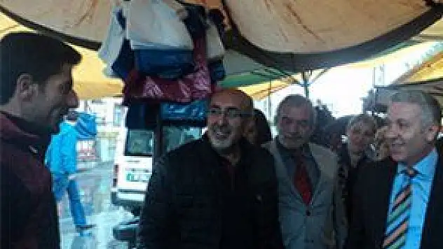 CHP MİLLETVEKİLİ ÇETİN ARIK PAZARCI ESNAFINI ZİYARET ETTİ