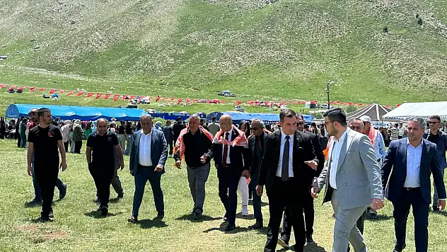 CHP Milletvekili Genç: Ferman padişahınsa dağlar bizimdir!