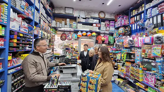 CHP yönetimi esnafı dinledi! 'Çarşı pazarda yaprak kımıldamıyor'