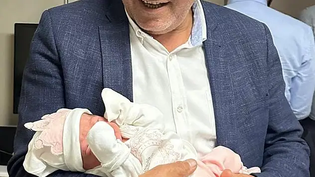 Çiçeği burnunda il başkanı dede oldu