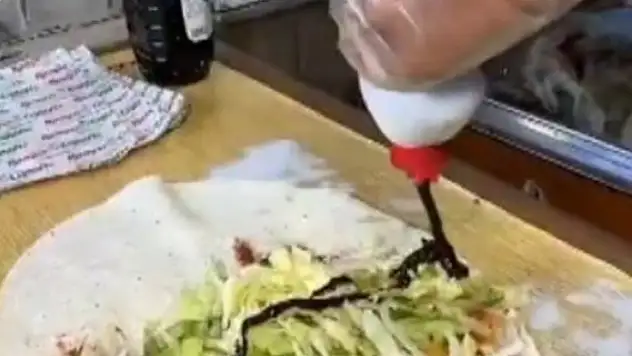 Çiğköfteye deterjan kabıyla sos döken esnafın iş yeri kapatıldı