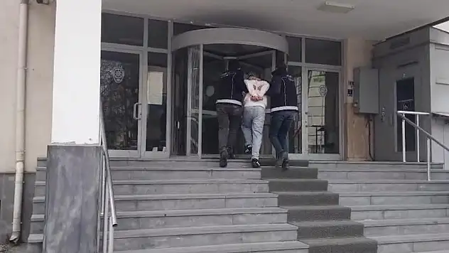 Cinayetten aranıyordu, yakalandı