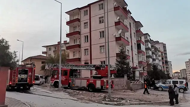 Çocuk odasında çıkan yangını itfaiye söndürdü