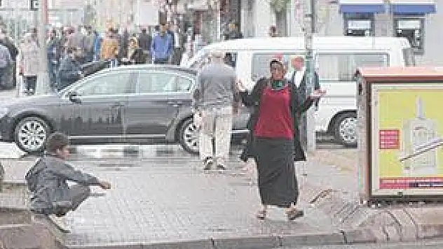Çocuklarını dilendiren 12 aileye işlem yapıldı
