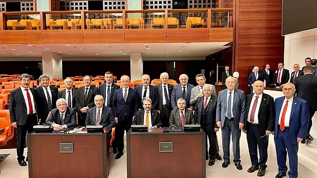 'Çok olanlar değil, inananlar kazanır'